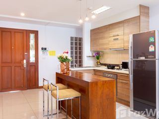 For rent 5 bed apartment in Bang Na, Bangkok