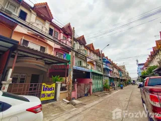 For rent 4 bed townhouse in Krathum Baen, Samut Sakhon