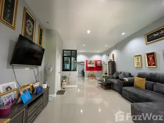 For sale 4 bed townhouse in Mueang Krabi, Krabi