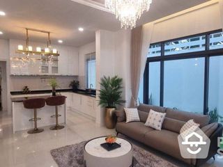 For rent and for sale 6 bed house in Lat Krabang, Bangkok