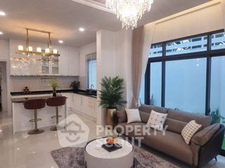 For rent and for sale 6 bed house in Lat Krabang, Bangkok