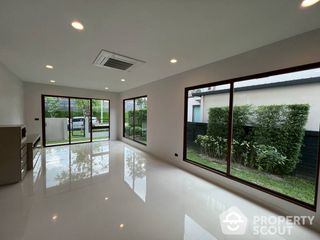 For sale 4 bed house in Bang Kapi, Bangkok