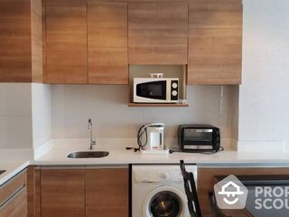 For rent 2 bed condo in Huai Khwang, Bangkok