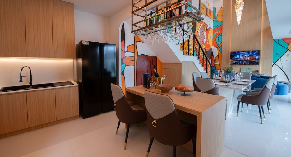 Casa en venta de 5 habitaciones en Bang Lamung, Chonburi