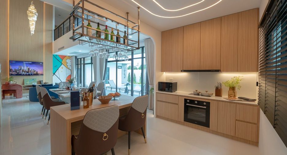 Casa en venta de 5 habitaciones en Bang Lamung, Chonburi