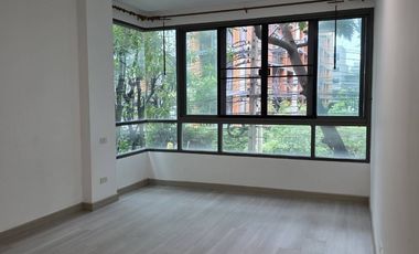 For sale 2 bed condo in Khlong Toei, Bangkok