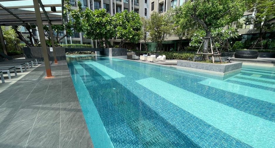 For sale 2 bed condo in Watthana, Bangkok