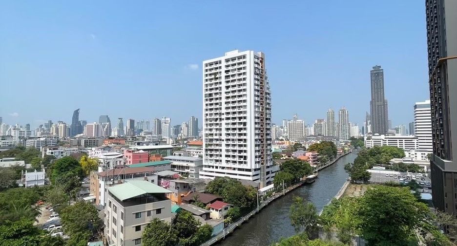 For sale 2 bed condo in Watthana, Bangkok