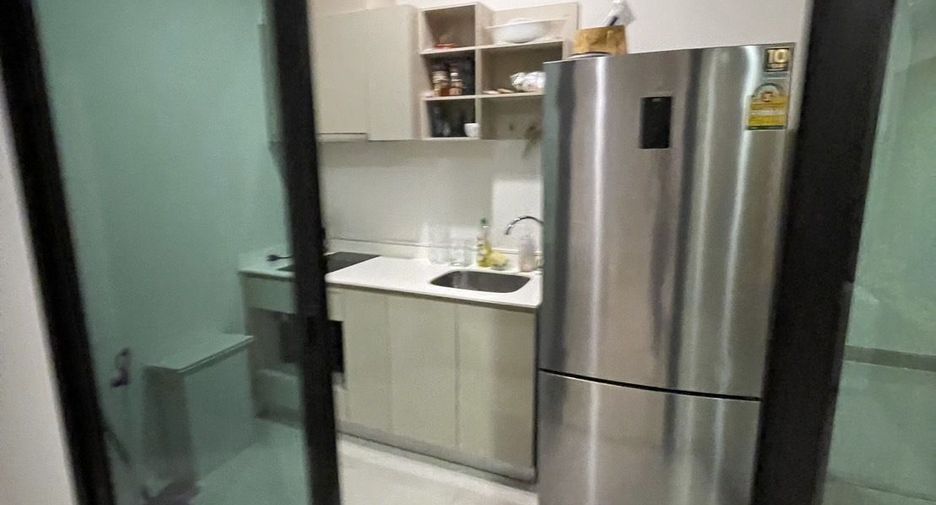 For sale 2 bed condo in Watthana, Bangkok