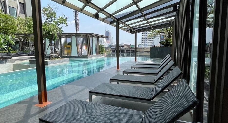For sale 2 bed condo in Watthana, Bangkok