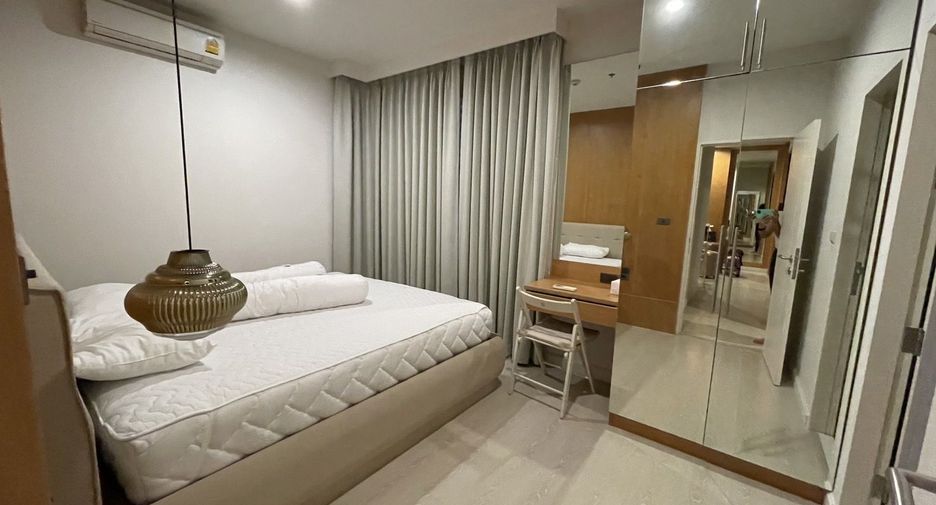 For sale 2 bed condo in Watthana, Bangkok