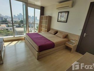 For rent 2 bed condo in Huai Khwang, Bangkok