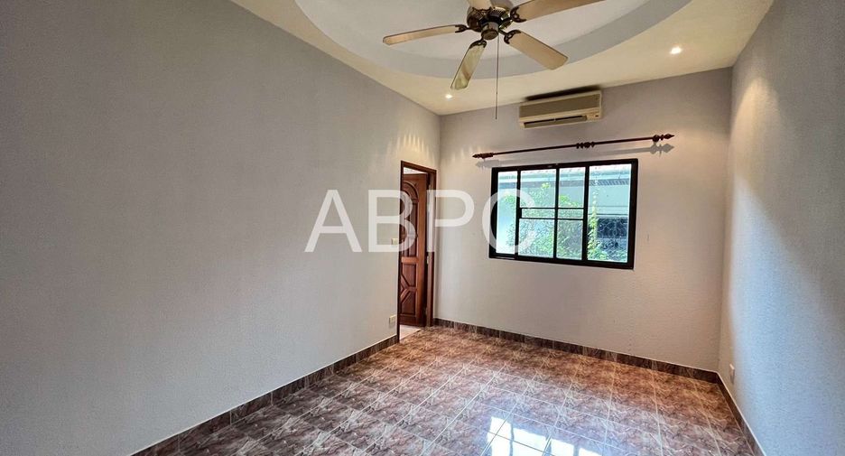 À vendre 4 chambres maison à Nikhom Phatthana, Rayong
