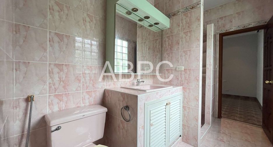 À vendre 4 chambres maison à Nikhom Phatthana, Rayong