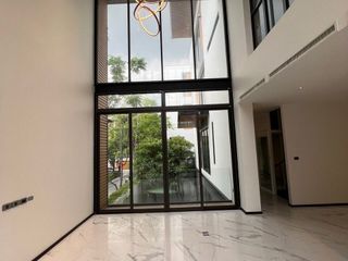 For sale 4 bed condo in Lat Phrao, Bangkok