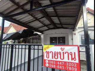 For sale 2 Beds townhouse in Mueang Nakhon Sawan, Nakhon Sawan