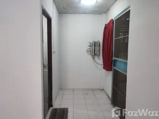 For sale 2 Beds townhouse in Mueang Nakhon Sawan, Nakhon Sawan