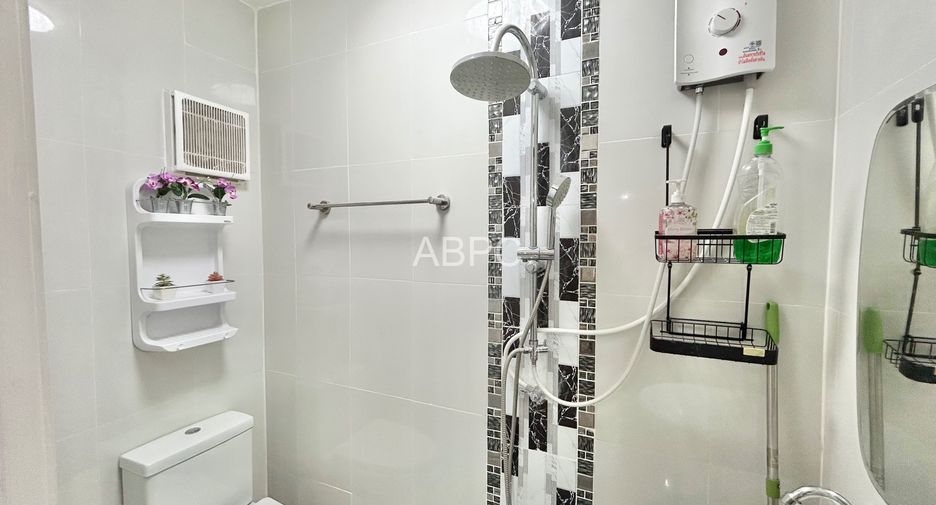 For rent and for sale 3 bedrooms house in East Pattaya, Pattaya