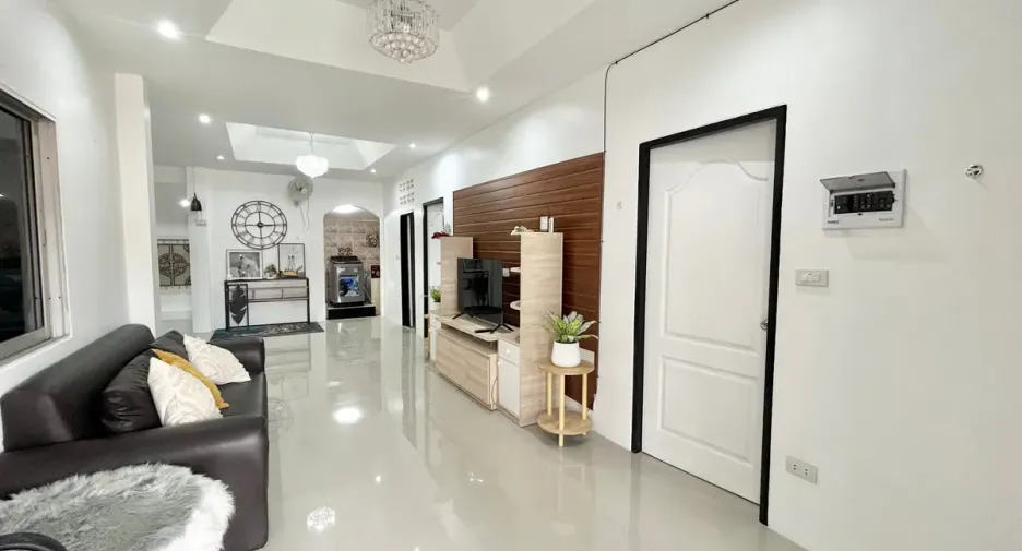 For rent and for sale 3 bedrooms house in Bang Lamung, Chonburi