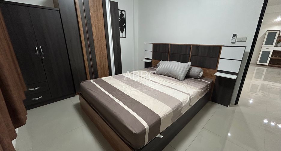 For rent and for sale 3 bedrooms house in East Pattaya, Pattaya