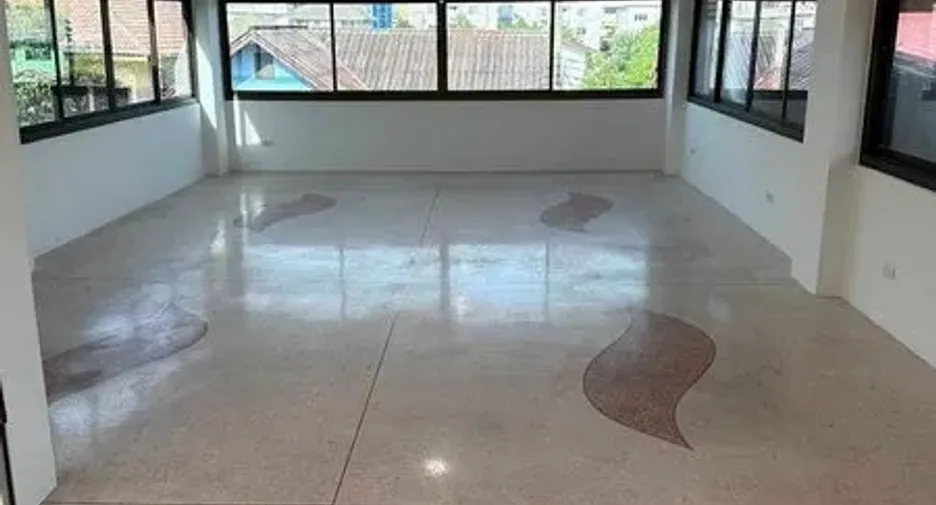 ขาย 5 ห้องนอน ออฟฟิศ ใน วังทองหลาง, กรุงเทพฯ