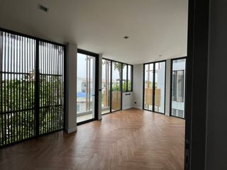 For sale 3 Beds office in Wang Thonglang, Bangkok