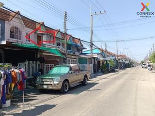 For sale 2 bed townhouse in Khlong Luang, Pathum Thani