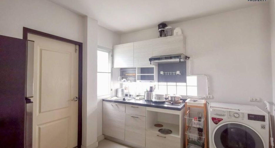 For sale 3 bed townhouse in Mueang Samut Sakhon, Samut Sakhon