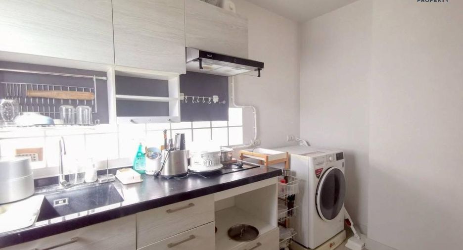 For sale 3 bed townhouse in Mueang Samut Sakhon, Samut Sakhon