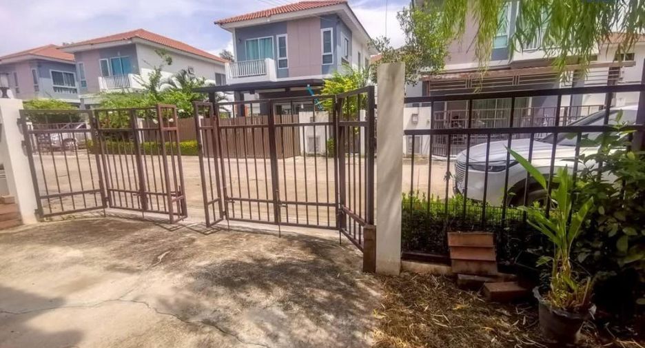 For sale 3 bed townhouse in Mueang Samut Sakhon, Samut Sakhon