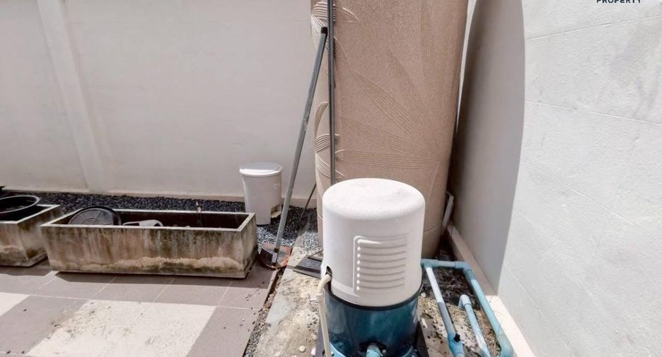 For sale 3 bed townhouse in Mueang Samut Sakhon, Samut Sakhon