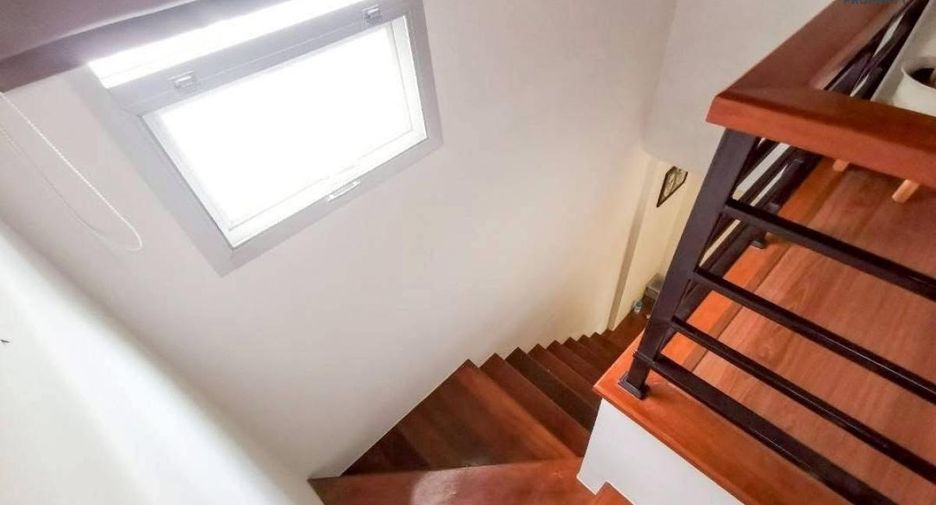 For sale 3 bed townhouse in Mueang Samut Sakhon, Samut Sakhon