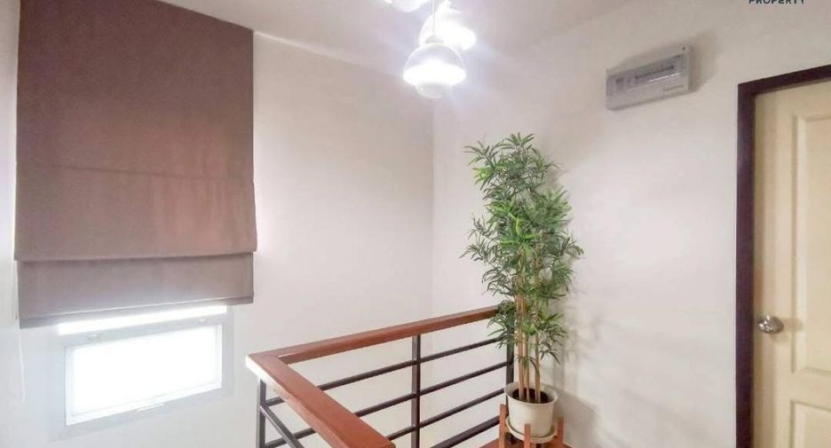 For sale 3 bed townhouse in Mueang Samut Sakhon, Samut Sakhon