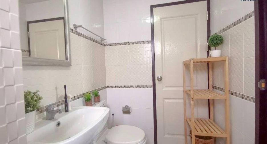 For sale 3 bed townhouse in Mueang Samut Sakhon, Samut Sakhon
