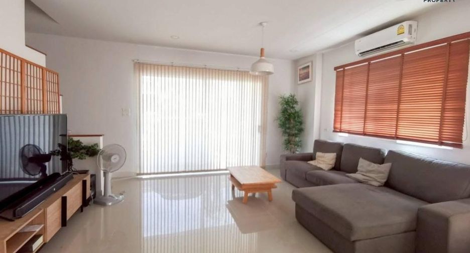 For sale 3 bed townhouse in Mueang Samut Sakhon, Samut Sakhon