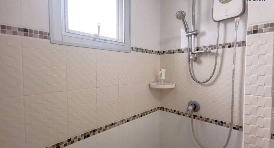 For sale 3 bed townhouse in Mueang Samut Sakhon, Samut Sakhon