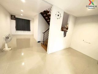 For sale 3 bed townhouse in Sam Khok, Pathum Thani