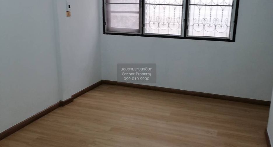 For sale 2 bedrooms townhouse in Bang Sao Thong, Samut Prakan