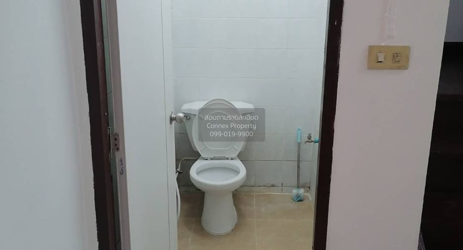 For sale 2 bedrooms townhouse in Bang Sao Thong, Samut Prakan