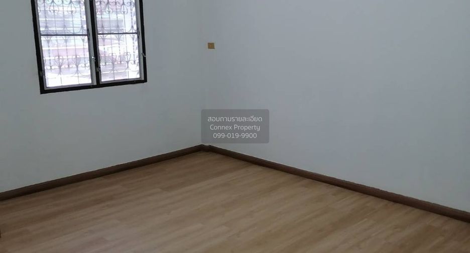 For sale 2 bedrooms townhouse in Bang Sao Thong, Samut Prakan