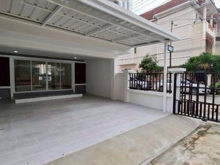 For sale 3 bed townhouse in Pak Kret, Nonthaburi