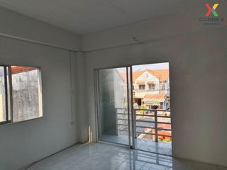 For sale 3 bed townhouse in Lam Luk Ka, Pathum Thani