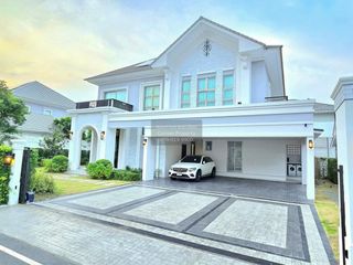 Casa en venta de 4 habitaciones en Lat Krabang, Bangkok