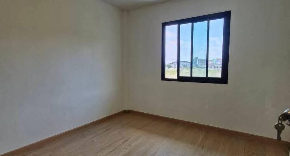 For sale 3 bed townhouse in Bang Bua Thong, Nonthaburi