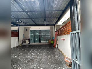 出租 3 卧室 联排别墅 在 Bang Phli, Samut Prakan