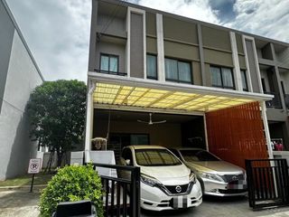 For rent 3 bed townhouse in Mueang Pathum Thani, Pathum Thani