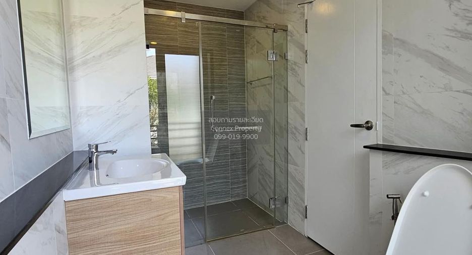 For rent 4 bedrooms house in Mueang Nonthaburi, Nonthaburi