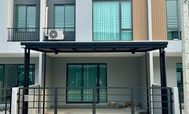 For rent 3 bed townhouse in Bang Phli, Samut Prakan