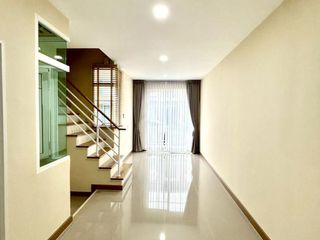 For rent 3 bed townhouse in Thanyaburi, Pathum Thani