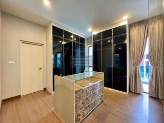 For rent 5 bedrooms house in Mueang Nonthaburi, Nonthaburi